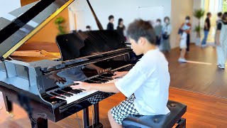 舞台のようなストリートピアノで「月光 第三楽章」を弾いてみた