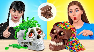 チョコレートの食べ物 vs 本物の食べ物のチャレンジ とともにWednesday Addams | クレイジーチャレンジ TeenDO Challenge